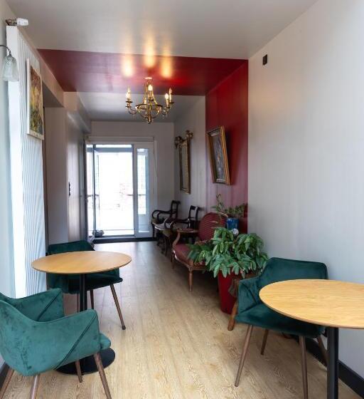 تختخواب و صبحانه La Maison D Yport