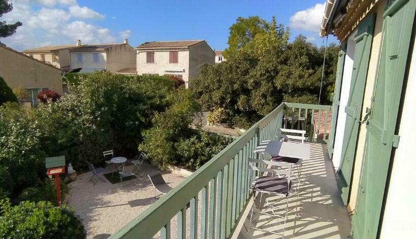 ペンション Logement Dans Une Pinède à Lambesc
