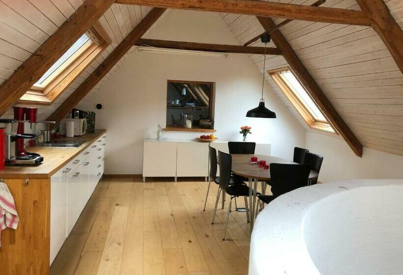 تختخواب و صبحانه Fridfullt Boende På Lantgård Med Underbar Utsikt