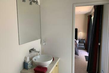تختخواب و صبحانه Kaiteriteri Retreat