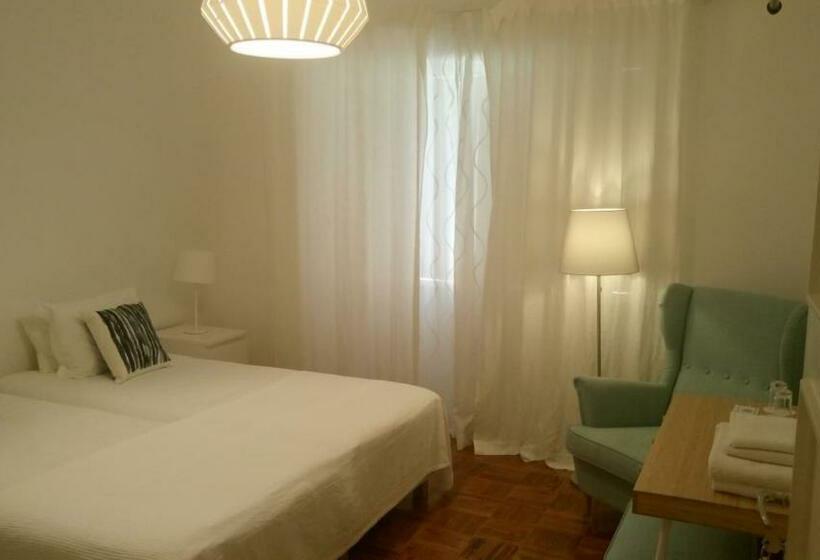 تختخواب و صبحانه Residencial Rita