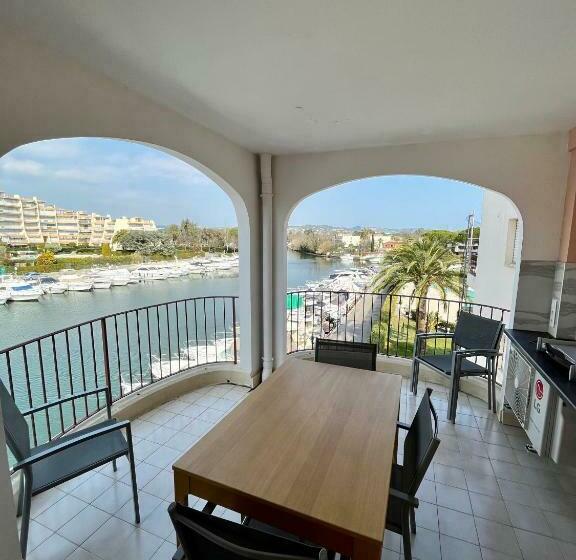 هتل Studio Moderne  Port De Mandelieu  Proche Mer