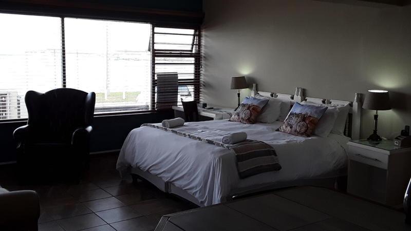 ペンション 12 On Beach Guest House