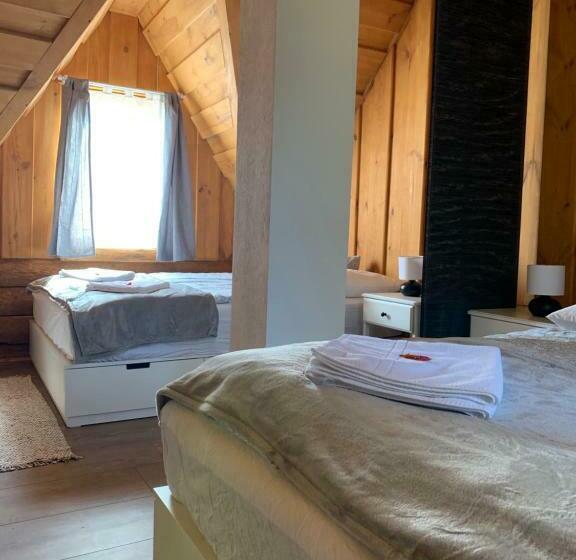 مبيت وإفطار Gyurka Kisrönkház