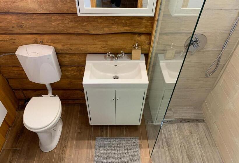 مبيت وإفطار Gyurka Kisrönkház