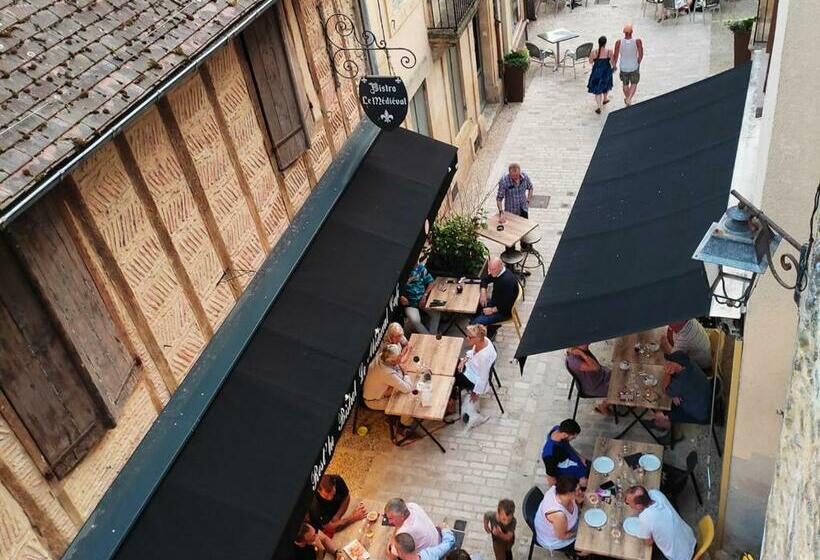 مبيت وإفطار Planches Et Plonk