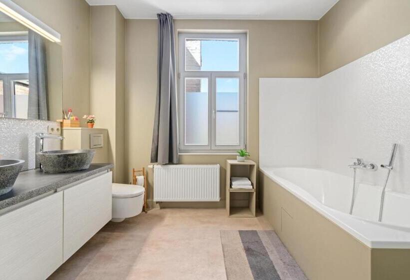 بنسيون Spacious Guest Suites Near Historic Market   5 Min Walk
