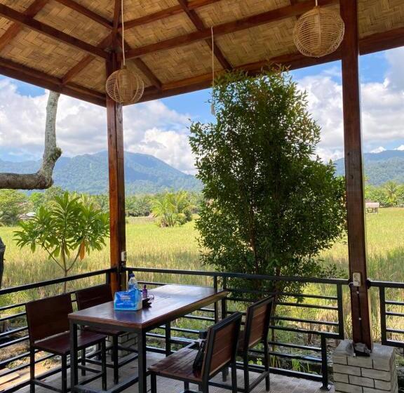 استراحتگاه Gino S Place   Guest House & Jungle Trekking