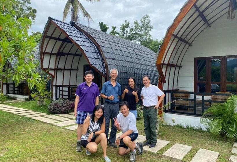 استراحتگاه Gino S Place   Guest House & Jungle Trekking