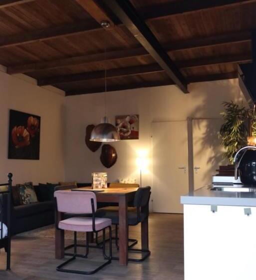 ベッドアンドブレックファースト Luxe Bloemenzicht 4 Personen, Bnb, 10 Minuten Van Zee