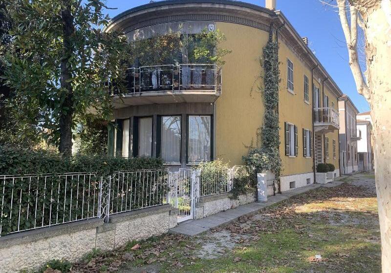 تختخواب و صبحانه Villa Mase