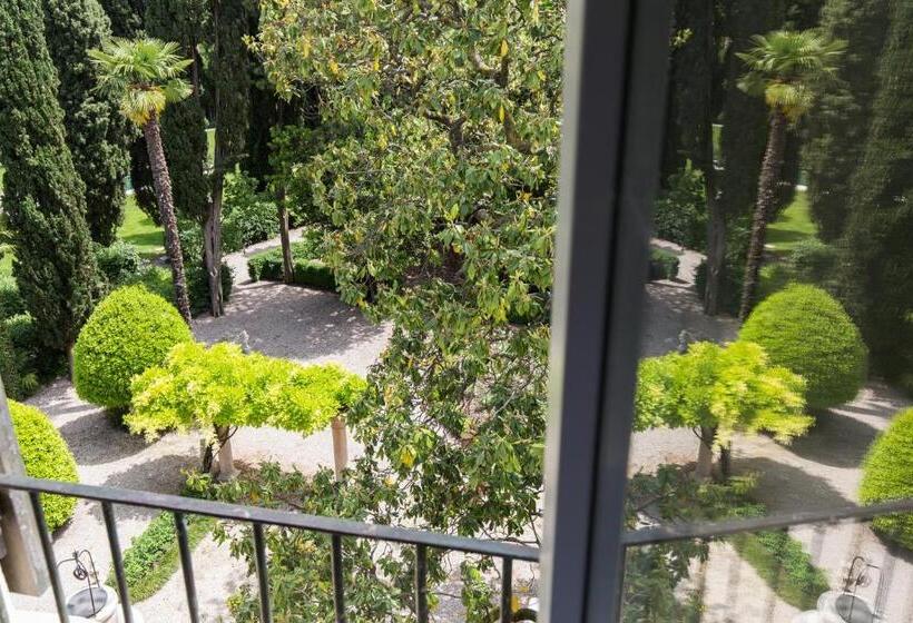 تختخواب و صبحانه Villa Saccomani
