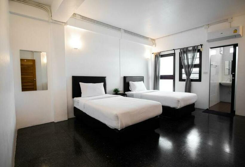 هتل Inn My Place