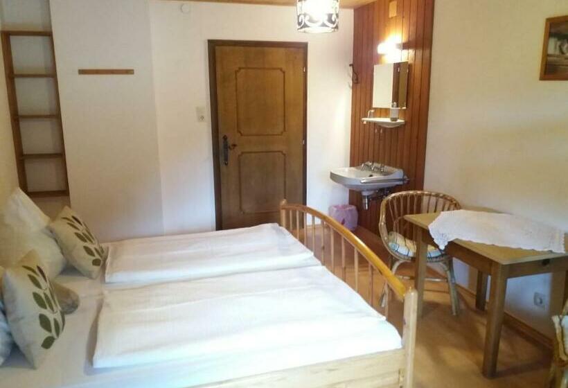 مبيت وإفطار Köstlhof, Familie Hassler