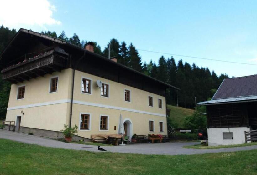 مبيت وإفطار Köstlhof, Familie Hassler