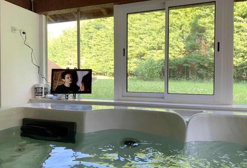 住宿加早餐  Maison Piscine Et Jacuzzi