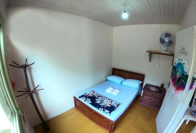 ベッドアンドブレックファースト Pedra Branca Eco Hostel E Camping