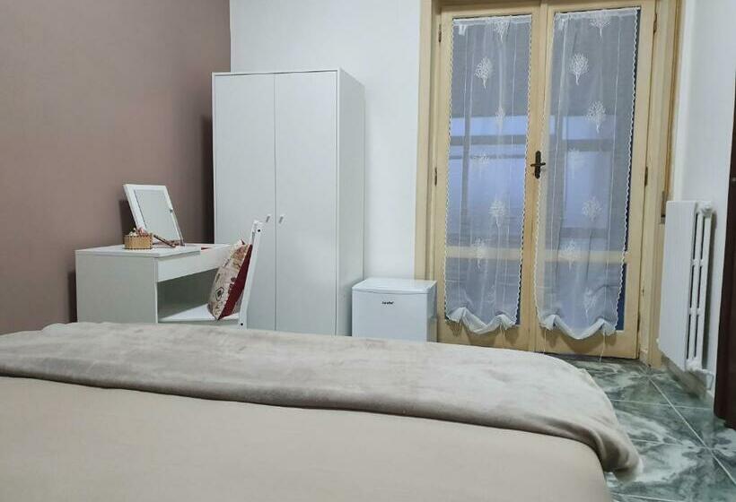 פנסיון Capri View