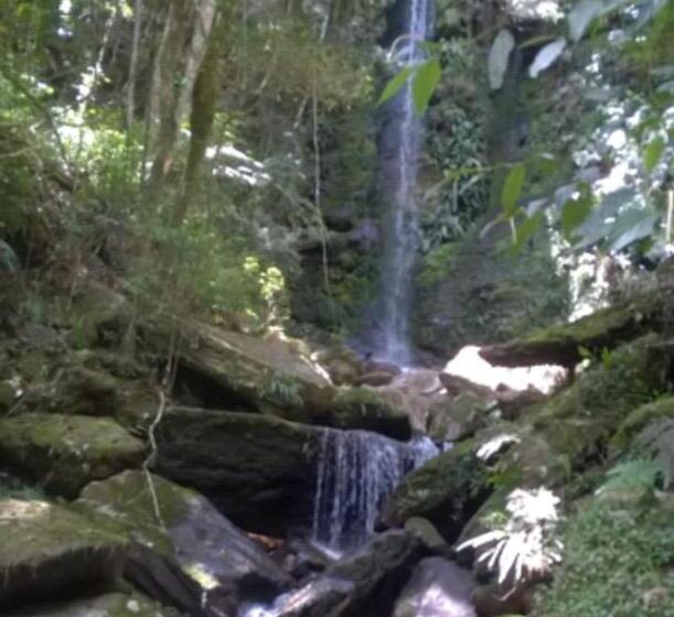 ペンション Pousada Cachoeira Esmeralda