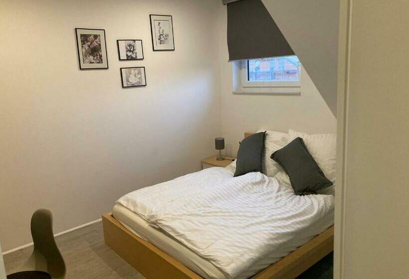 تختخواب و صبحانه Gäste Und Messezimmer Adelheidsdorf