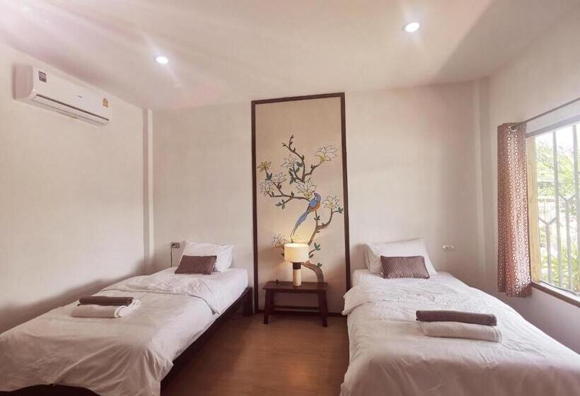تختخواب و صبحانه Nararin Garden House