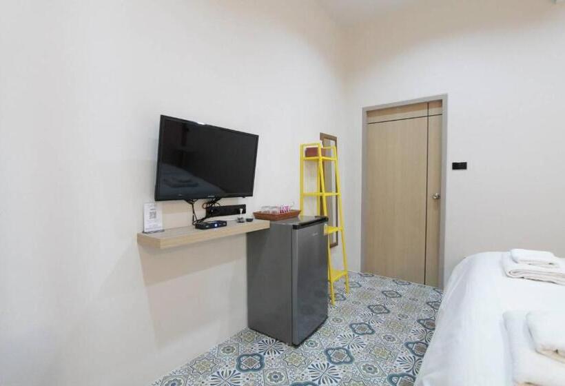 تختخواب و صبحانه Nararin Garden House