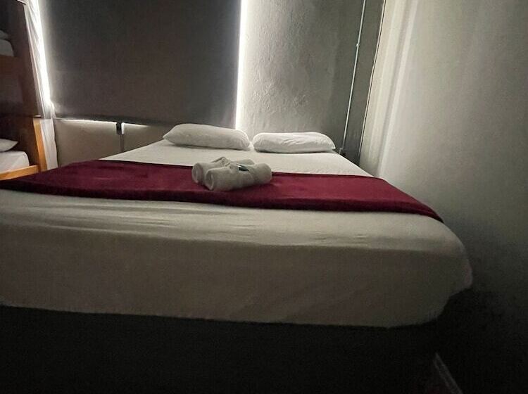 Esquina 8 Suítes Confort & Hostel