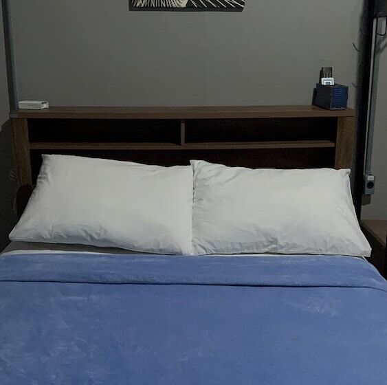 Esquina 8 Suítes Confort & Hostel