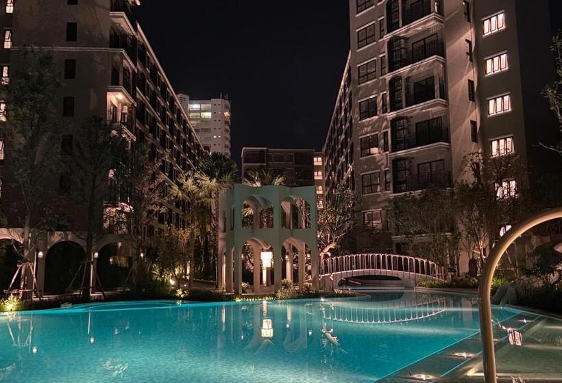 La Casita Pool Access Condo Huahin