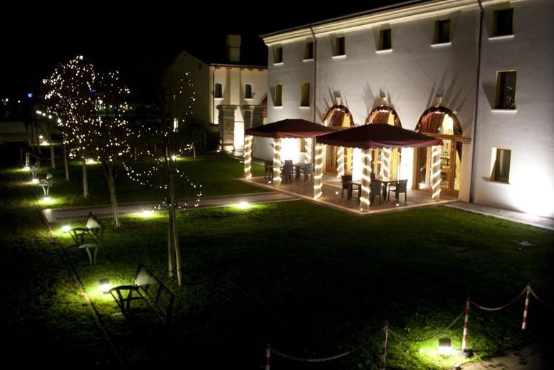 فندق Albergo Antica Corte Marchesini