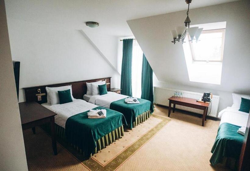 ホテル Dworek Magnat