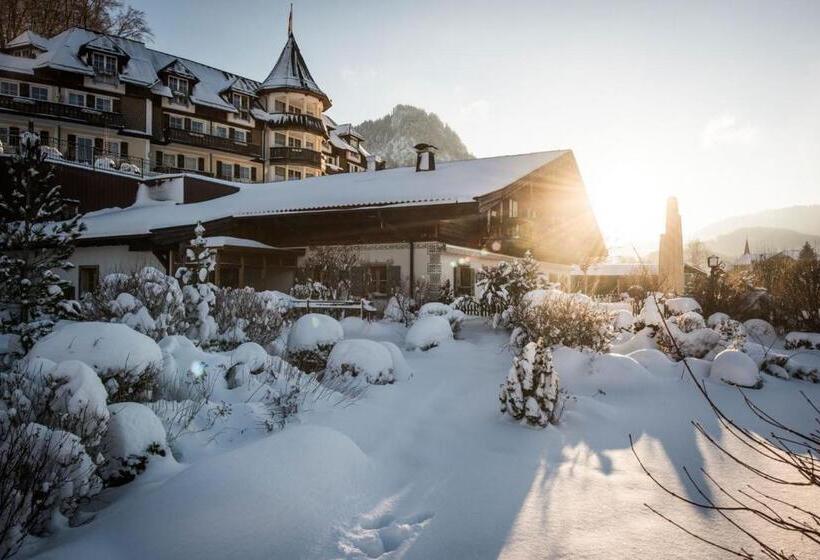 فندق Ebner S Waldhof Am See Resort & Spa
