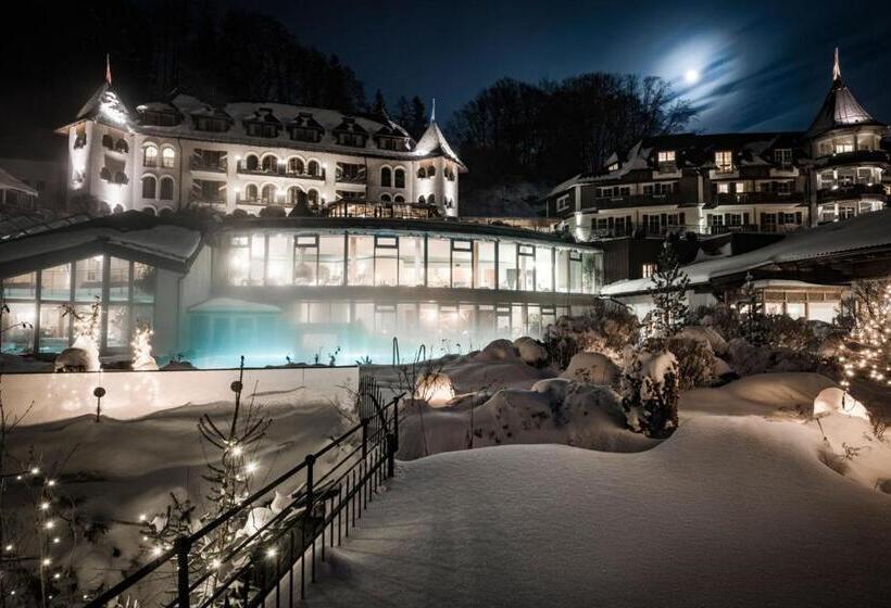 فندق Ebner S Waldhof Am See Resort & Spa