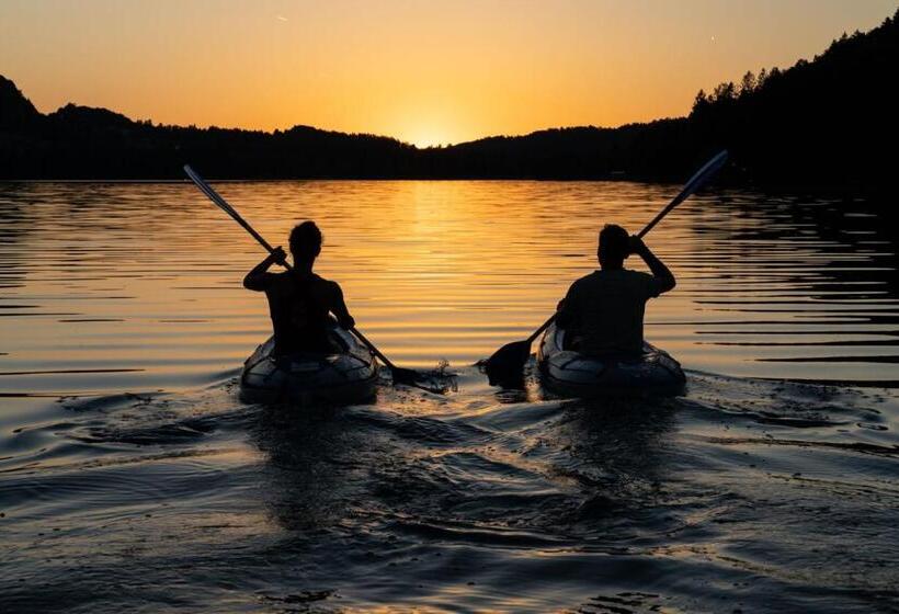 فندق Ebner S Waldhof Am See Resort & Spa