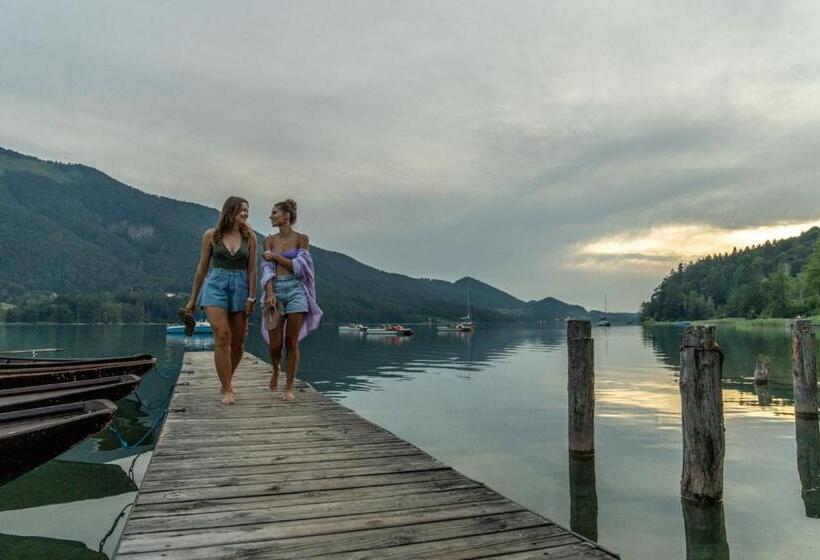 فندق Ebner S Waldhof Am See Resort & Spa