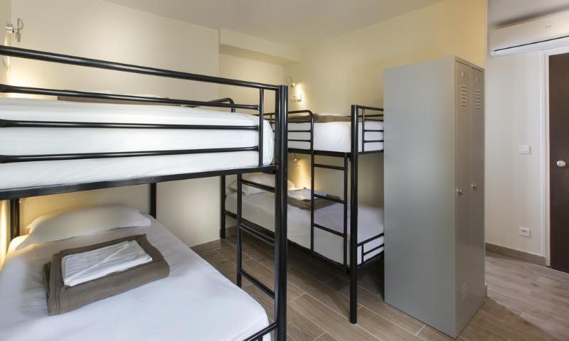 هتل Enjoy Hostel