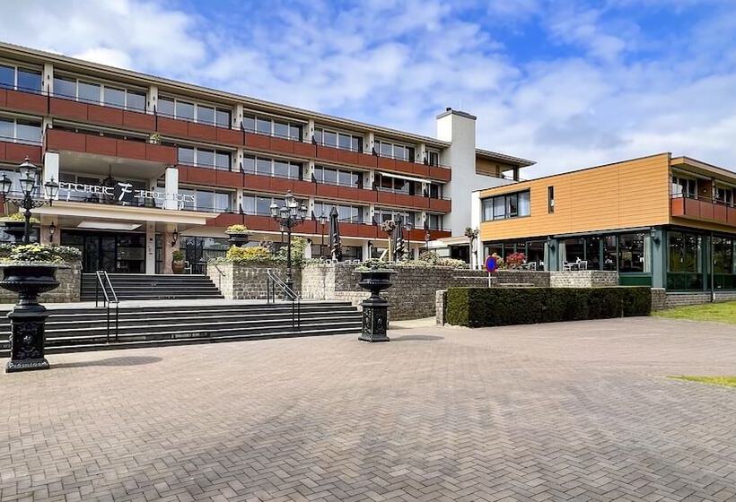 Fletcher Familiehotel De Hunzebergen