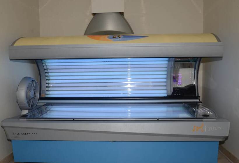 Fletcher Familiehotel De Hunzebergen