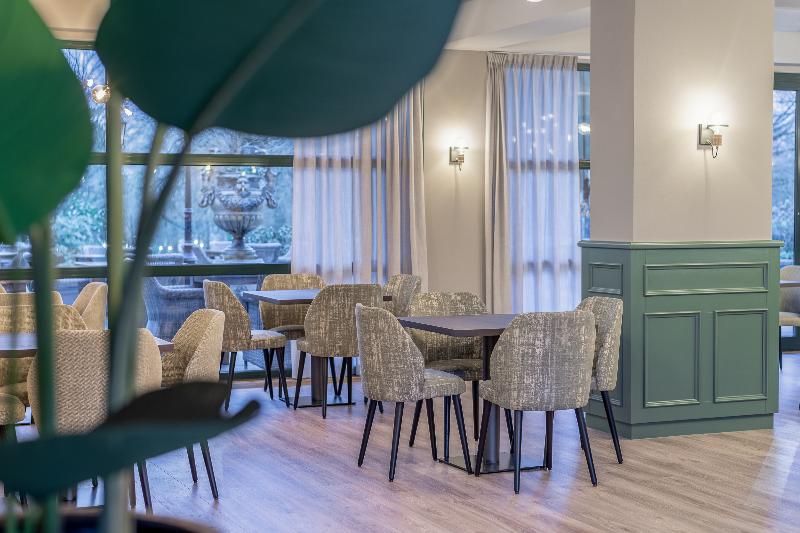 Fletcher Familiehotel De Hunzebergen