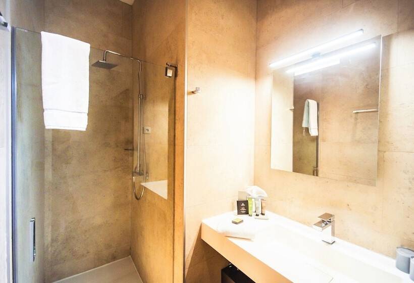 فندق Logis Villa C Hôtel