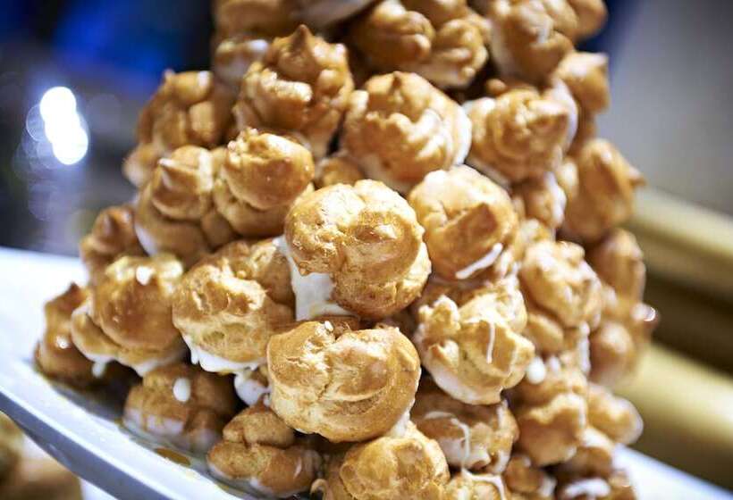 בית מלון כפרי Metcourt At Emperors Palace