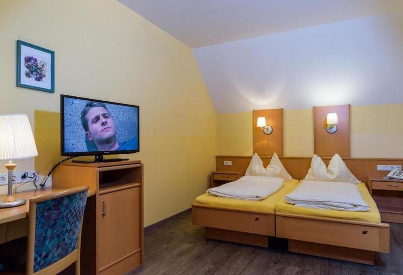 هتل Frühstückspension Meyer, Familie Orthacker