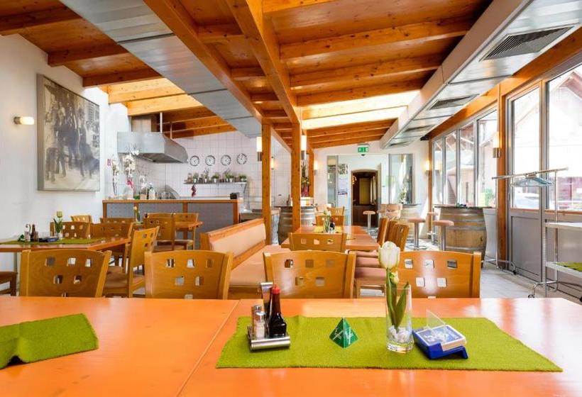 هتل Frühstückspension Meyer, Familie Orthacker