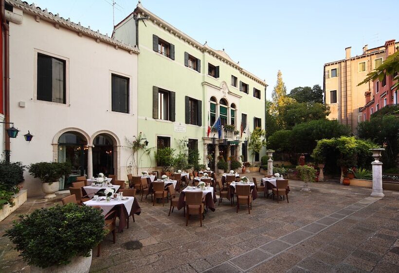 هتل Pensione Accademia  Villa Maravege