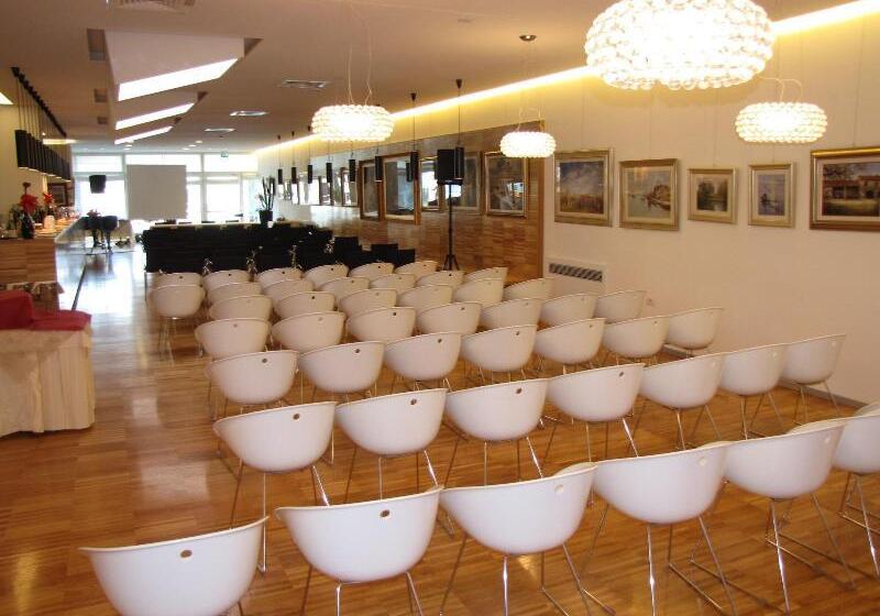 فندق Schio