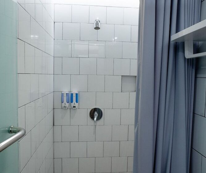هاستل Bobopod Kota Lama, Semarang