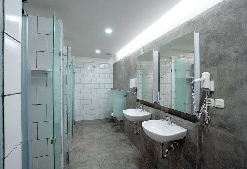 هاستل Bobopod Kota Lama, Semarang