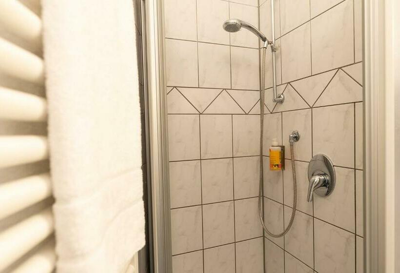 بنسيون Ammergau Lodge