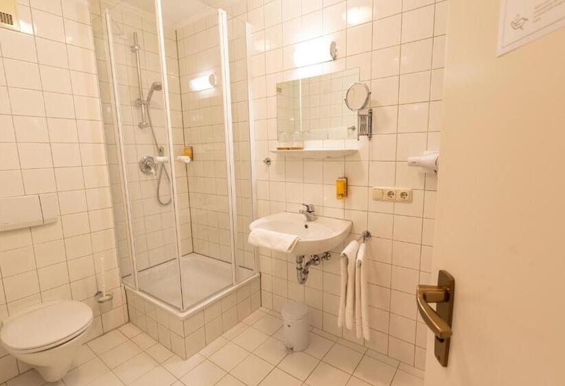 بنسيون Ammergau Lodge