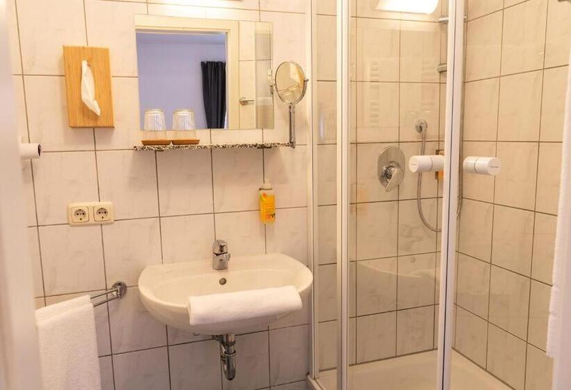 بنسيون Ammergau Lodge